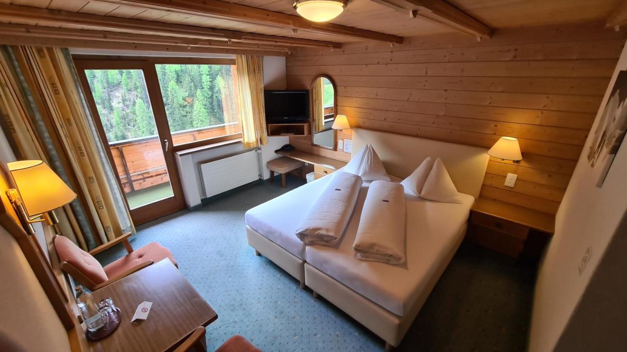 Hotel Cresta Samnaun Bagian luar foto